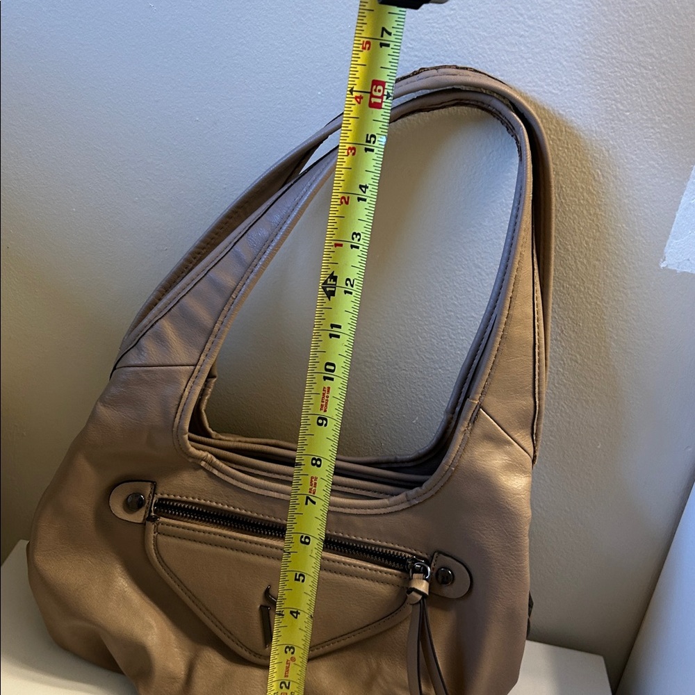 Simply Vera Wang 100 % leather purse - Picture 10 of 11